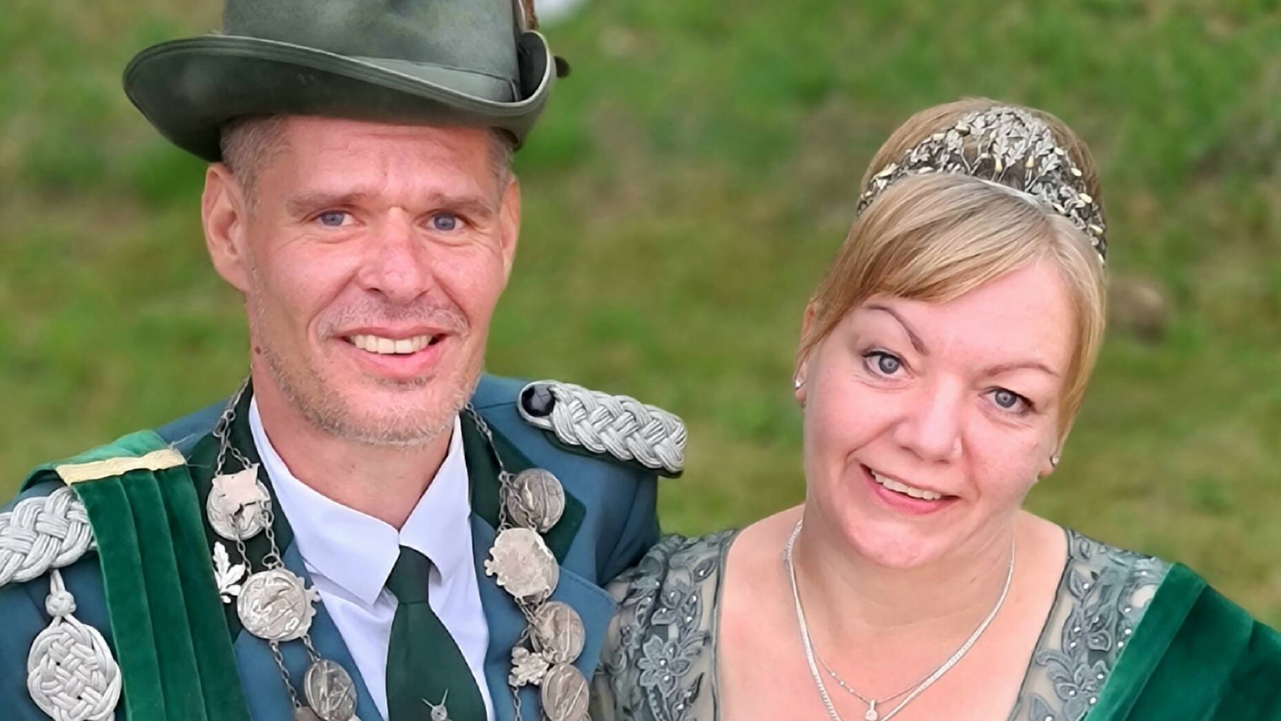 Thorsten Auth Thorsten und Katharina Burkert sind das Königspaar der Leimstruther ...